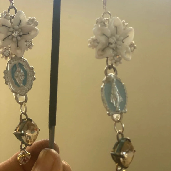 Religious themed Mary hand made dangle earrings - Picture 11 of 17